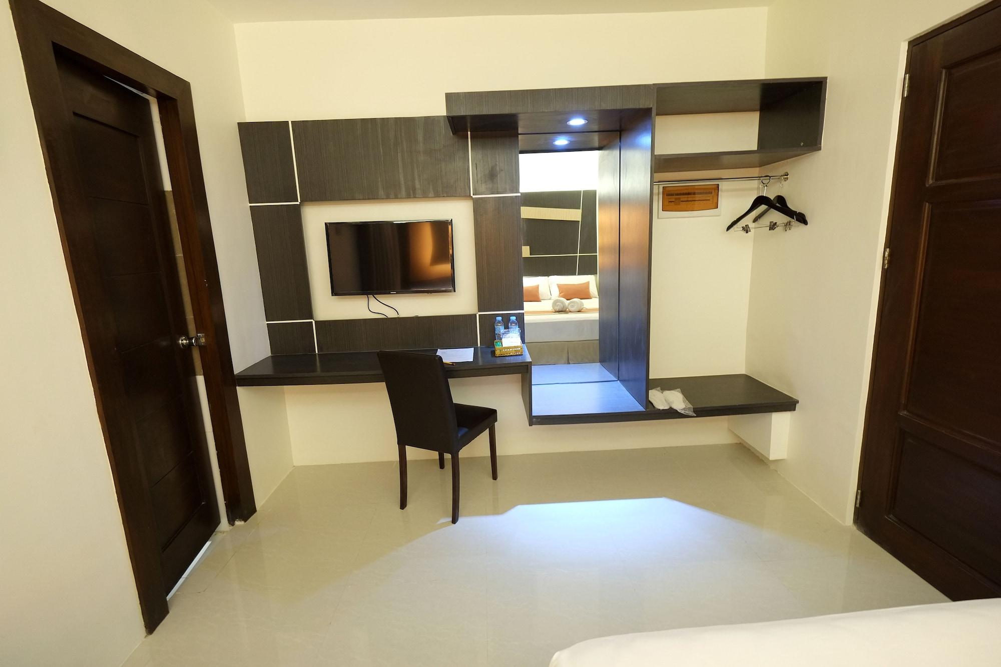 Southpole Central Hotel Себу Экстерьер фото