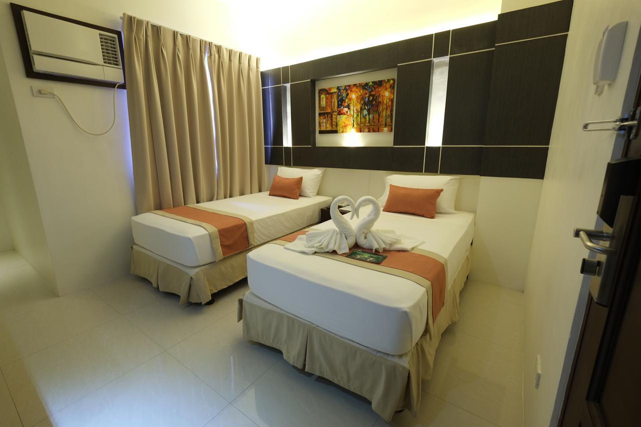 Southpole Central Hotel Себу Экстерьер фото