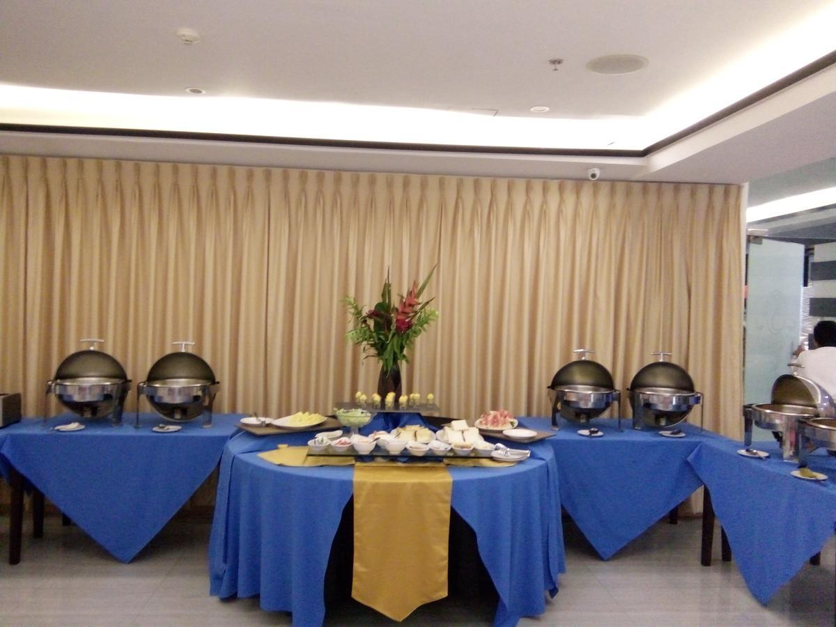 Southpole Central Hotel Себу Экстерьер фото