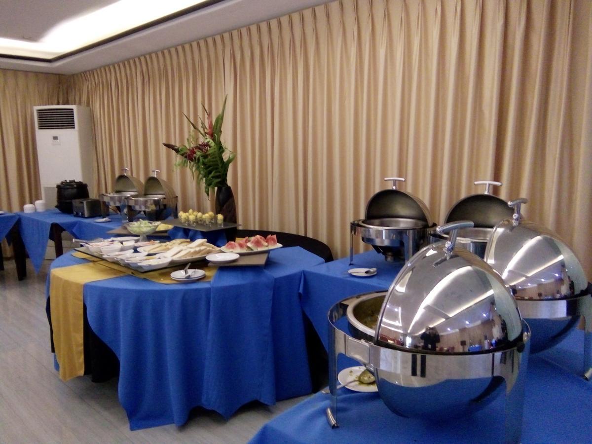 Southpole Central Hotel Себу Экстерьер фото