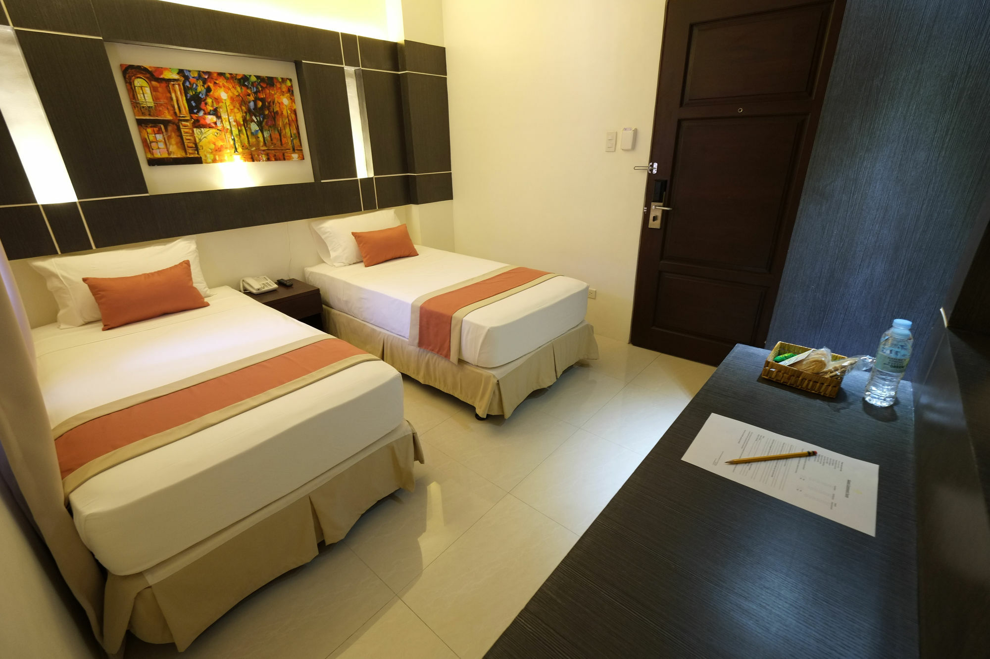 Southpole Central Hotel Себу Экстерьер фото