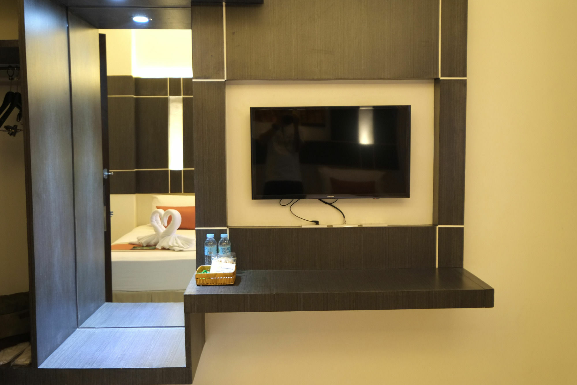 Southpole Central Hotel Себу Экстерьер фото